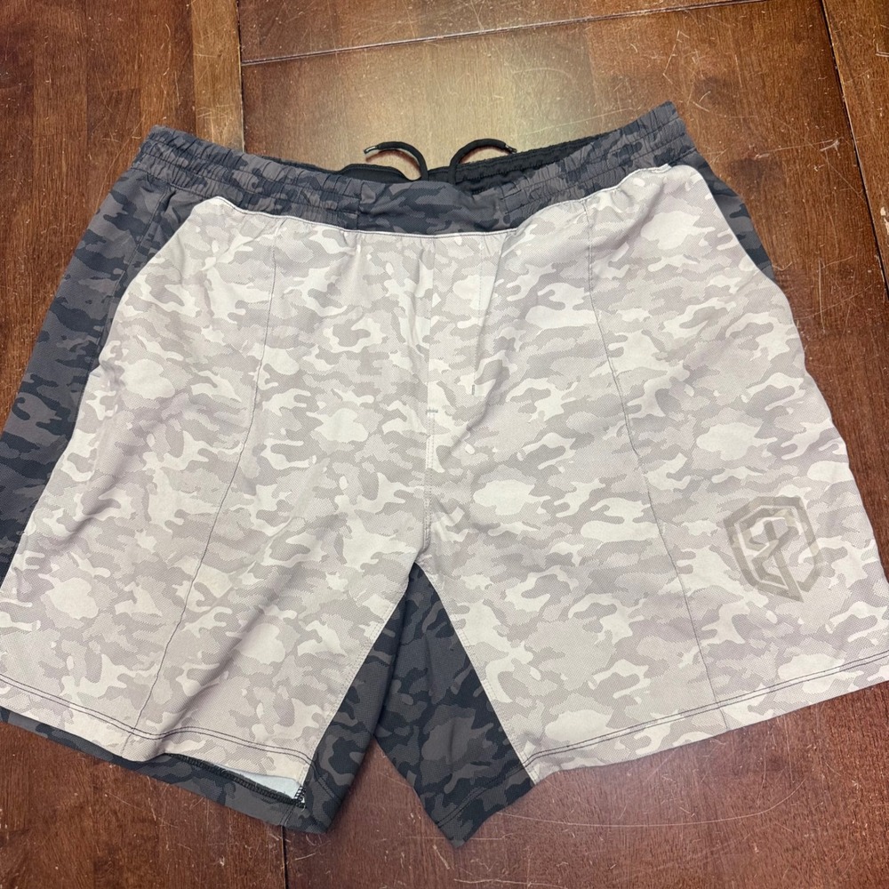 Born Primitive Training Shorts Mens XL Gray Camo Performance Athletic Split Hem